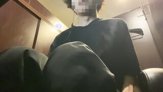 #156 ネカフェで声抑えながらオナニー