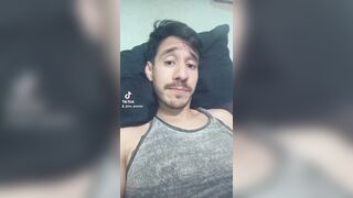 Tiktok Trend. Me voy a hacer una paja y me voy a acostar