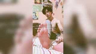 Come be my footslave