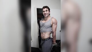 Steamy bodybuilder man hoist weights encourages you to instruct with