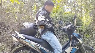 Tukang Ojek Ngocok Sebelum Pulang