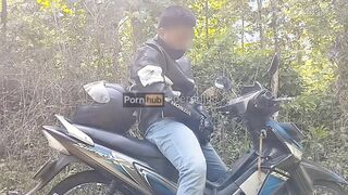 Tukang Ojek Ngocok Sebelum Pulang