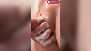Super-steamy Queer Grizzly Milks Under the Water - wheresando1
