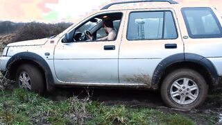 OFFROAD Freelander TD4 4x4 flipping and gettig stuck in dirt