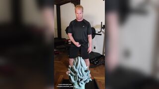 Medusa enchants me into allurement and I jerk to her statue and jizm