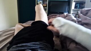 Lengthy forearm cast - Battered hand - Masturbatation