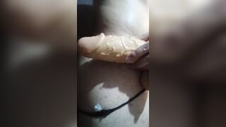 Estirando mi culito con vran big black cock