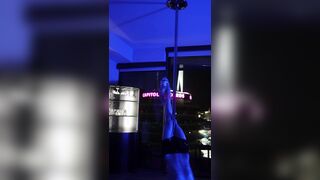 Twunk Pillar Dancing
