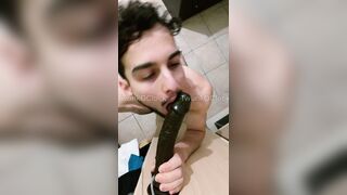 Fit Bulky Twink Deepthroating Large Ebony Fake penis - POINT OF VIEW Caboose Look & Jaws Popshot