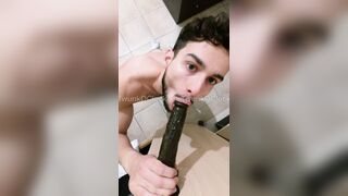 Fit Bulky Twink Deepthroating Large Ebony Fake penis - POINT OF VIEW Caboose Look & Jaws Popshot