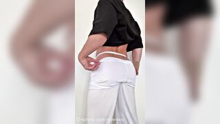 TikToker Pulls His Trousers Down On Live Wild Elastic Bootie FINEST SEQUENCE