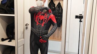 Uber-cute man with humungous donk bootie attempts on a Spider-Dude costume