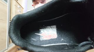 Luxurious, sweat-soaked soles of a super-hot guy