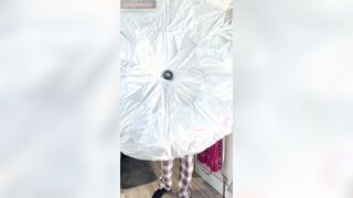 The magical bare umbrella!