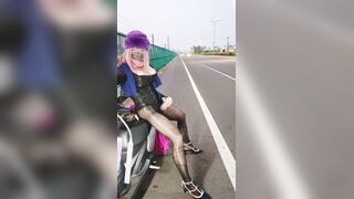 Sex-positive Kitty live on CAM4, following the audiences directives until cum-shot .25. @01:06