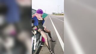 Sex-positive Kitty live on CAM4, following the audiences directives until cum-shot .25. @01:06