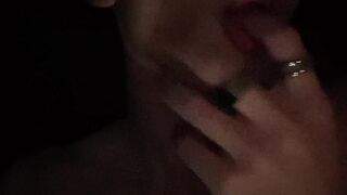 [BL] It is said to lick a finger, and a handsome member of society who is licking