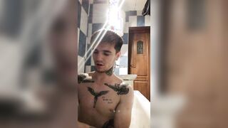 Bath SHOW GayBoy iulianloveeu from Chaturbate ^_^ Fallow me guyys!