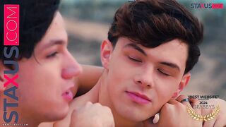 ????????‍♂️ :: STAXUS :: Surfer friends, cant contain their passion on the beach