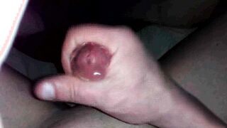 Masturbe (290) with one testicle