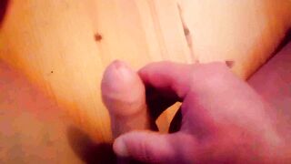 Masturbe (289) with one testicle