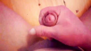 Masturbe (289) with one testicle