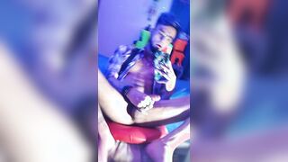 Joven latino caliente se da fuck stick hasta correrse