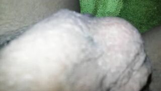 Masturbe (257) with one testicle