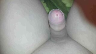 Masturbe (224) with one testicle