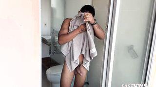 Muscle Latino Dude Boinks Palm of Stranger