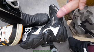 Mittens fap on Berik Leather biker shoes