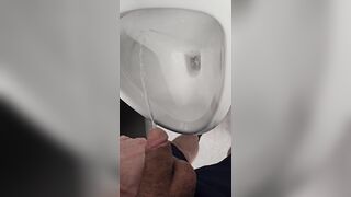 Je pisse a la salle de fitness