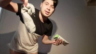 Love the insults while I rubdown my filthy soles