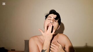 Dai un bacio a Maracujand durante lo striptease