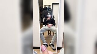 Dude milked off and jizz