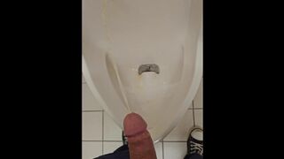 Érection en pissant