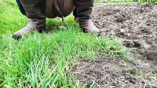 Sissy Garden wee-wees!