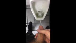 Immense Ac/dc Beef whistle Peeing (Rigid & Tender)