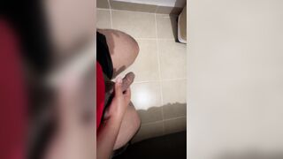 Jugando con mi polla parte two