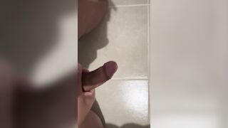 Jugando con mi polla parte two