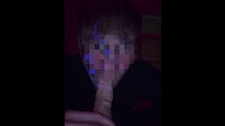 Kleine twenty one jährige Hure bläst Buttfuck Faux-cock