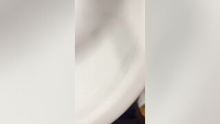 El cepillo y la toalla de mi compañera de piso