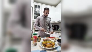 COOKING an Omelette, getting Nude and wanking off over the food