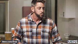 Men - Troye Dean Kisses His New Stepbro Ryan Bailey To Make Him Feel Welcome In His New Home