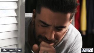 Men - Michael Delray Sees Chris Damned Jerking Off & Decides To Replace His Hand With His Mouth