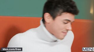 Men - Ashton Summers Makes The Best Valentines Present To Cute Clark Delgaty... His Huge Cock