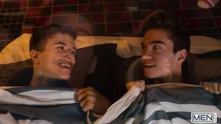 MEN - Jordan Lake Gives Maverick Sun A Chairlift Blowjob, Then Maverick Cums On Jordans Goggles