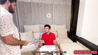 Pizza delivery fellow providing his backside for tips (Brazilian porno)