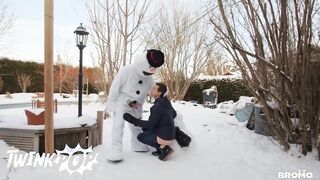 TWINKPOP - Tatted Dude Bo Sinn Gets Clad As A Snowman And Pounds All Of Benjamin Blues Fuckholes