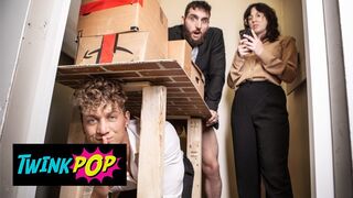 TWINKPOP - Felix Fox Fellates His Chief Tony DAngelos Rock hard Spunk-pump Before Tearing His Trousers Off